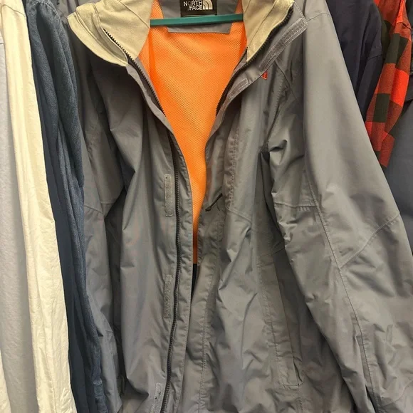 The North Face Men's Gray Jacket - Picture 1 of 6